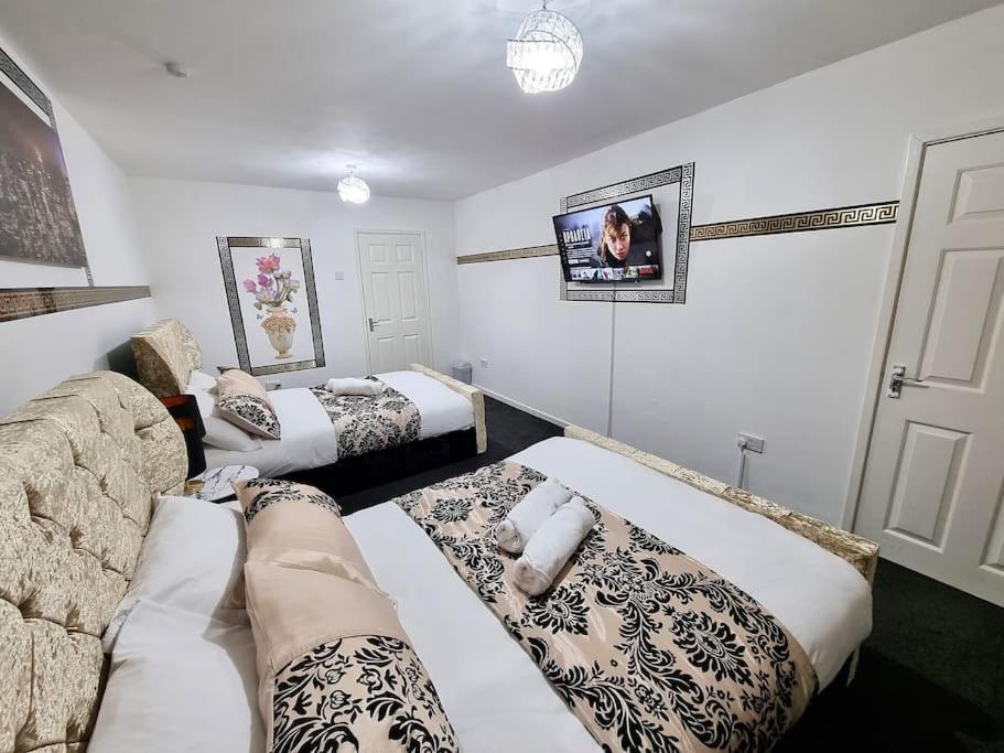 *C.Sani* Setup For Your Most Relaxed & Amazing Stay + Free Parking + Free Fast Wifi * Leeds  Ngoại thất bức ảnh